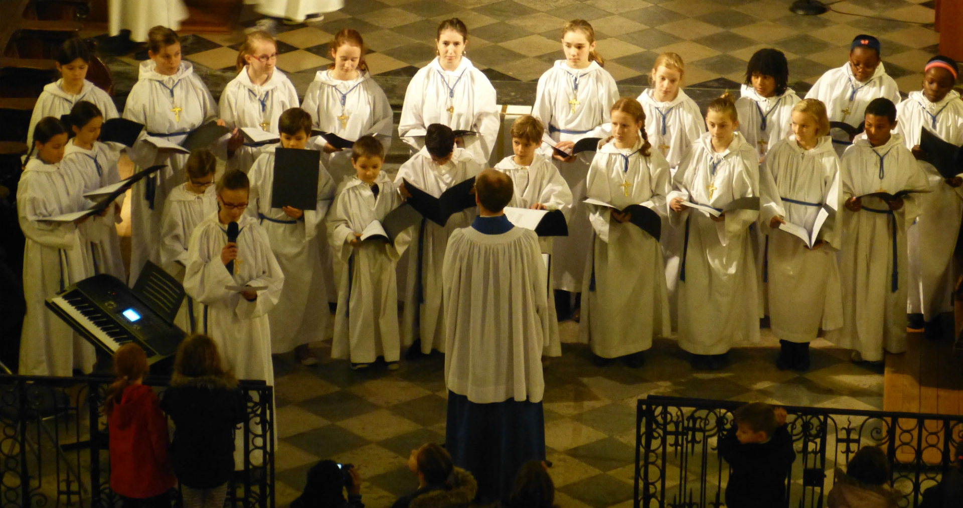 les petits chanteurs de la cathédrale de Grenoble